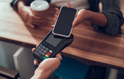 "Descubra como pagar apenas aproximando o smartphone! Confira como ativar essa funcionalidade"