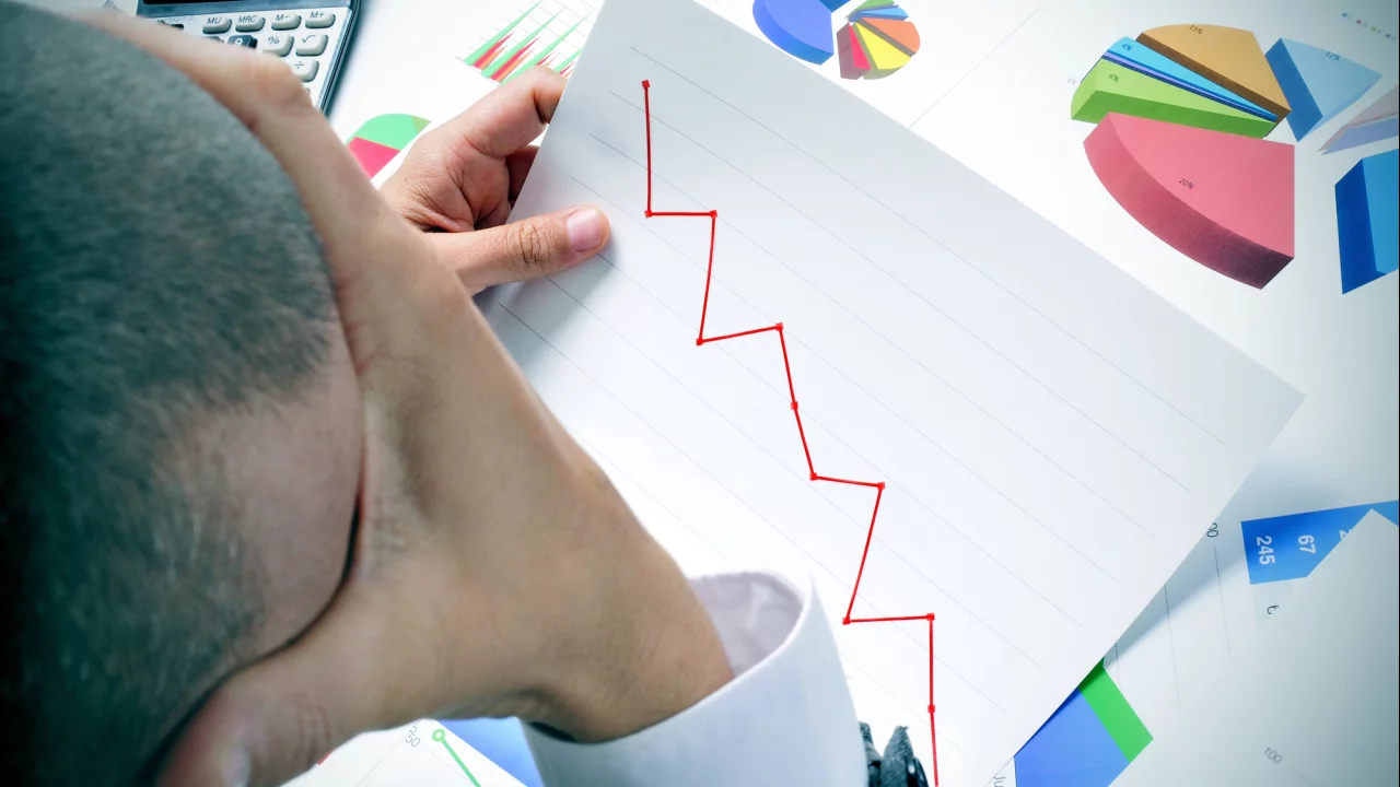 Como passar por momentos de crise na empresa? 7 dicas que podem salvar seu negócio