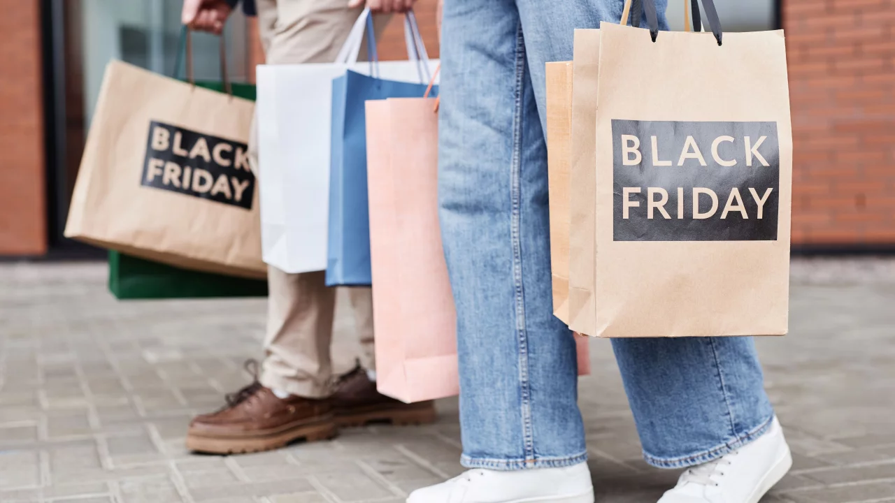 Como vender mais na Black Friday? 6 estratégias para quem quer investir pouco