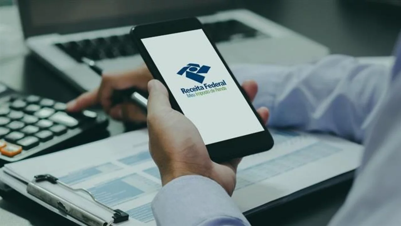 Preciso anexar o informe de rendimentos da maquininha do cartão no IR?