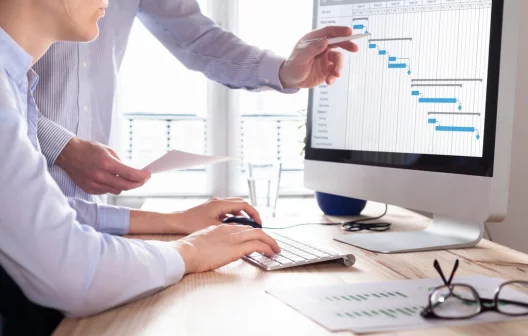 "Revolutionize sua gestão com estes 6 softwares imperdíveis!"