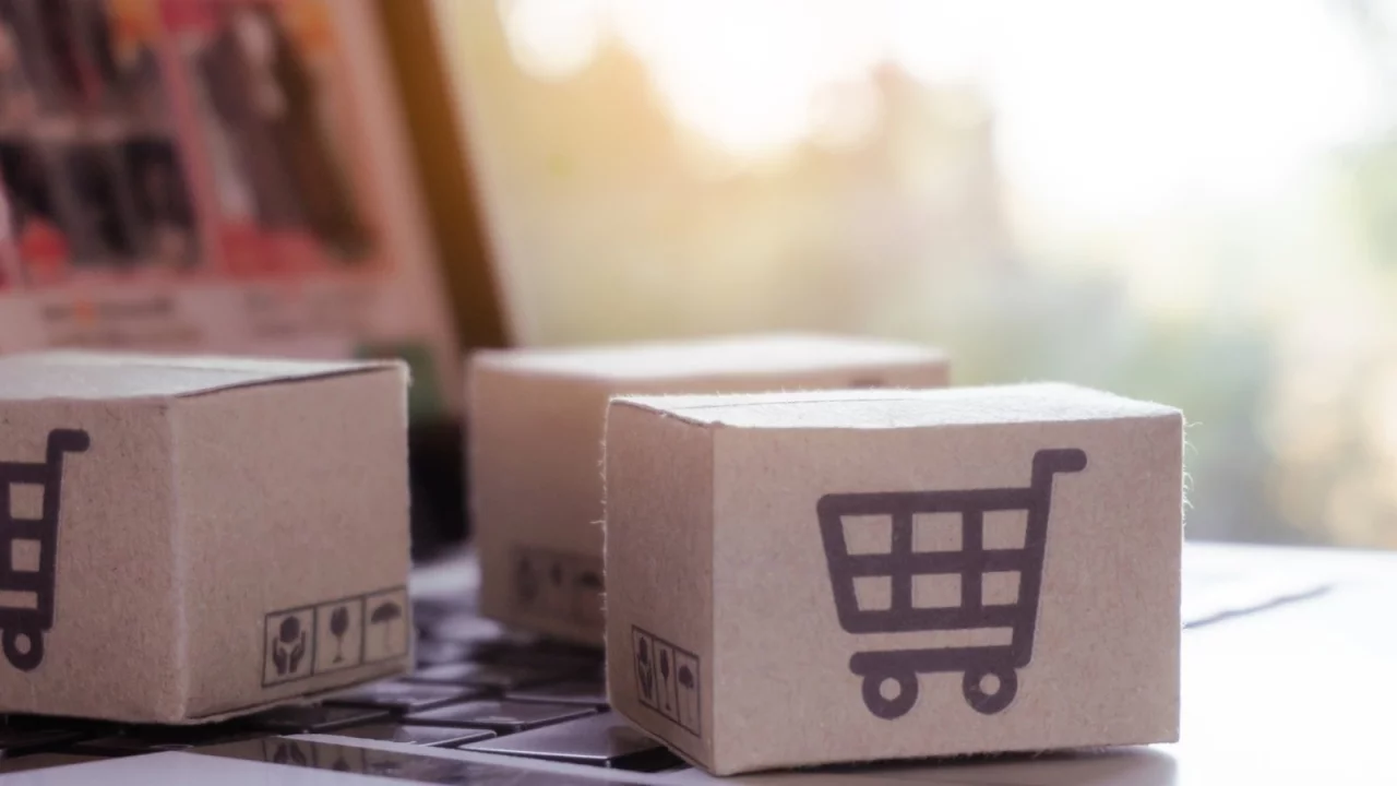 Marketplace ou loja própria? Qual é a melhor alternativa para começar um e-commerce?